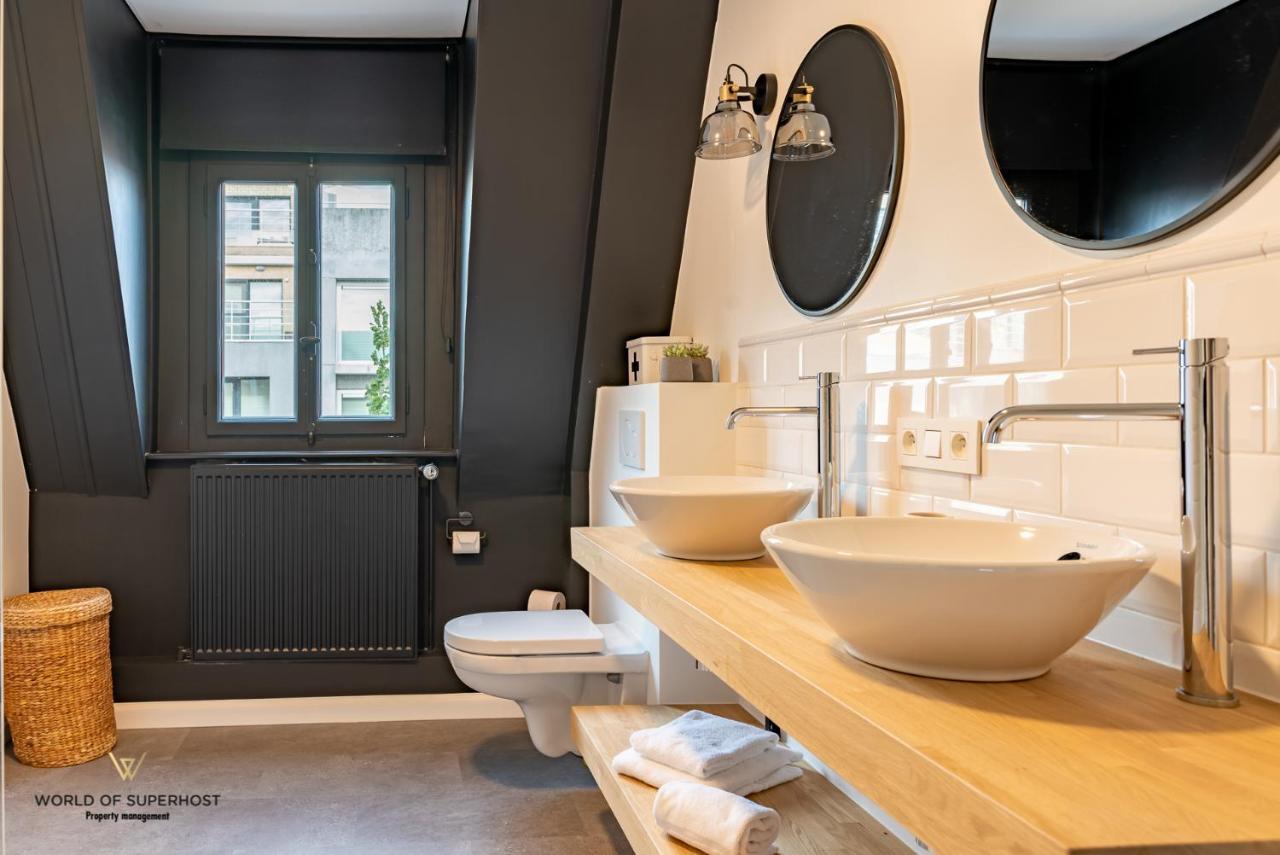 Beautiful Spacious In A Newly Renovated Old Townhouse *