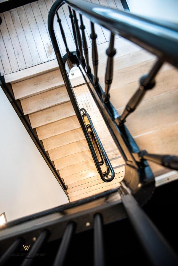 Beautiful Spacious In A Newly Renovated Old Townhouse *