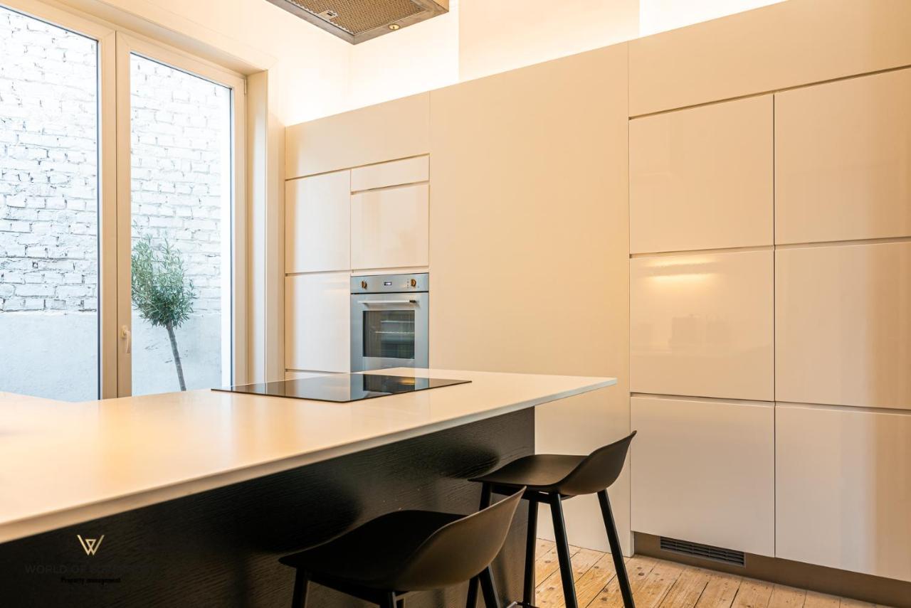 Beautiful Spacious In A Newly Renovated Old Townhouse