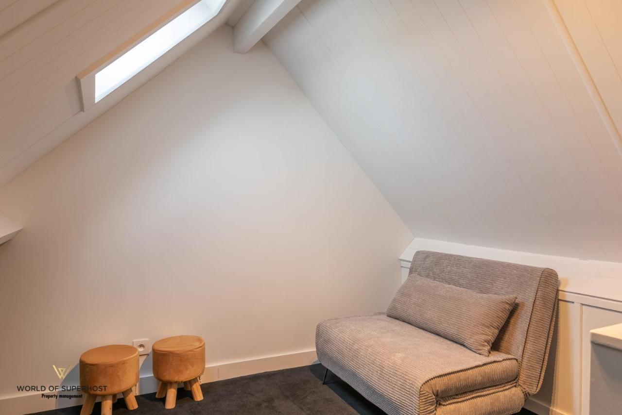 Beautiful Spacious In A Newly Renovated Old Townhouse Apartment